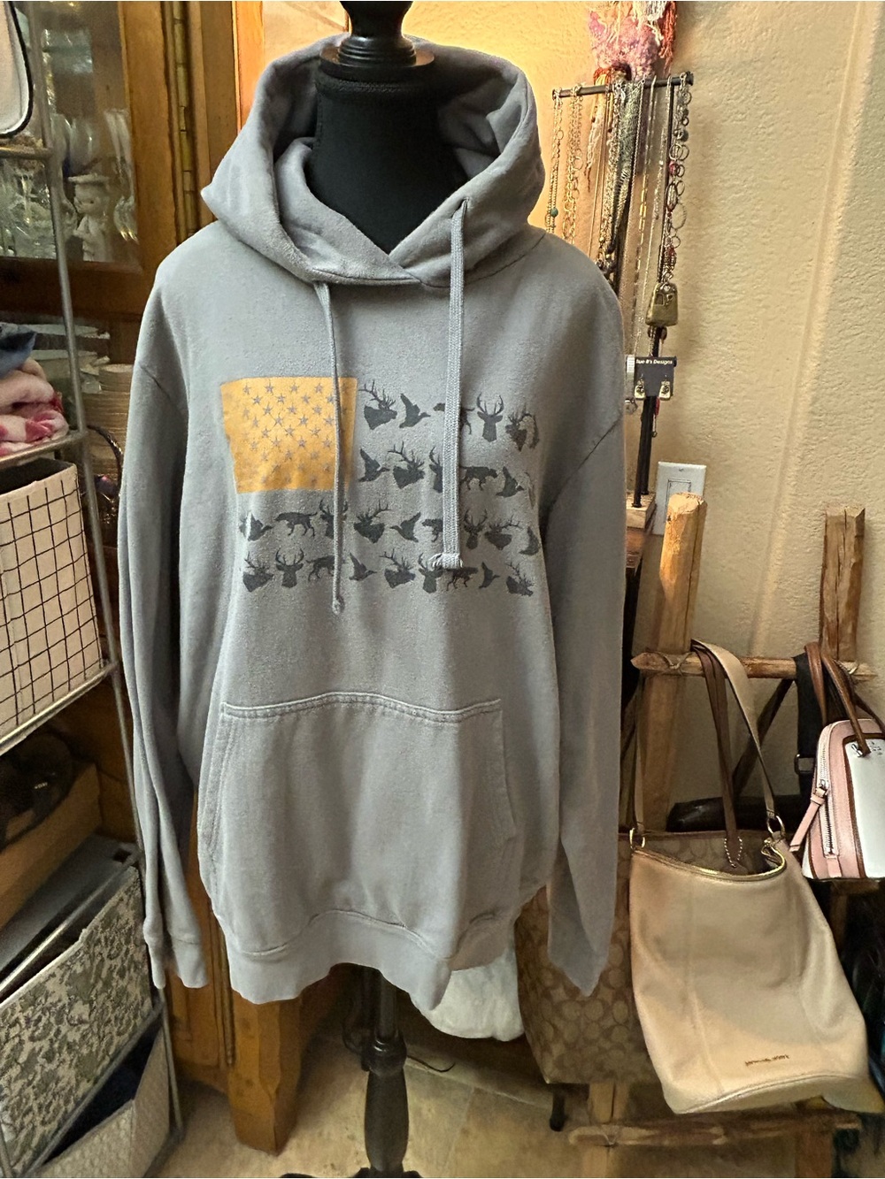 Columbia Gray Hooded Sweatshirt with Yellow Flag Graphic